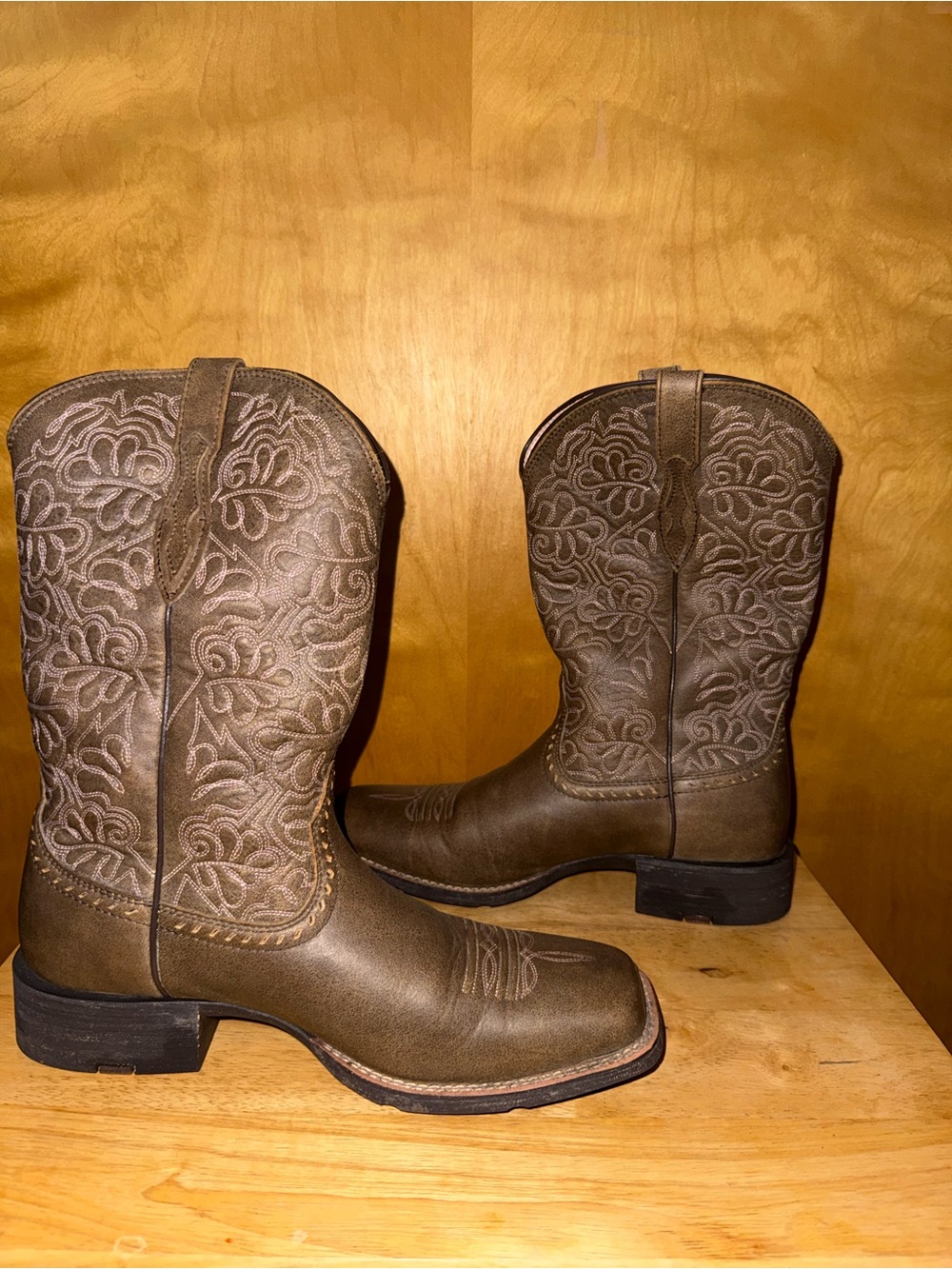 Ariat Brown Embroidered Western Cowboy Boots